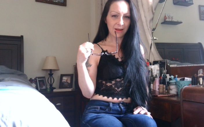 Raven Willow: Heels &amp; Humiliation