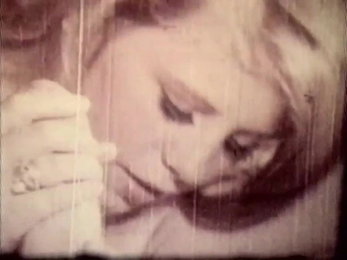 Vintage megastore: Vintage blonde beauty in a threesome