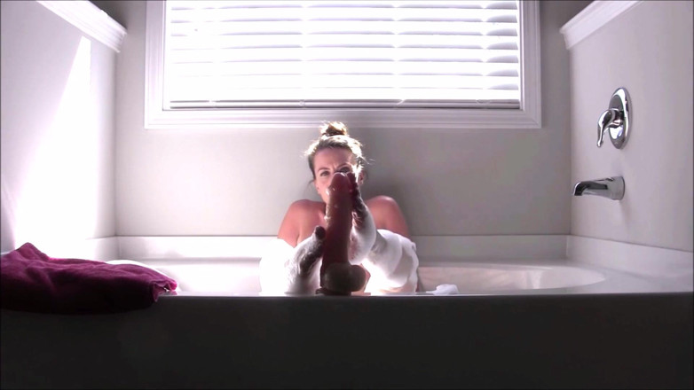 Nikki Nevada: 20 minutos na banheira, trabalho com os pés