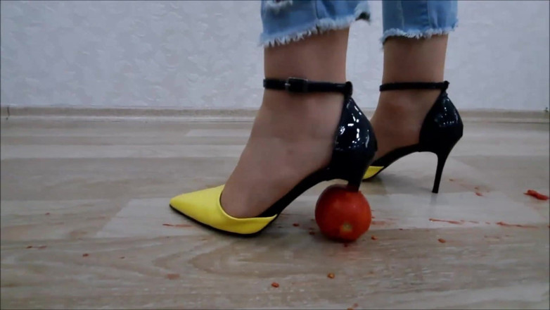 Goddess Lina: Goddess Lina tomatoes crush