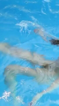 Piscina de verano divertido