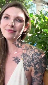 Penny Archer yang seksi adalah karya seni