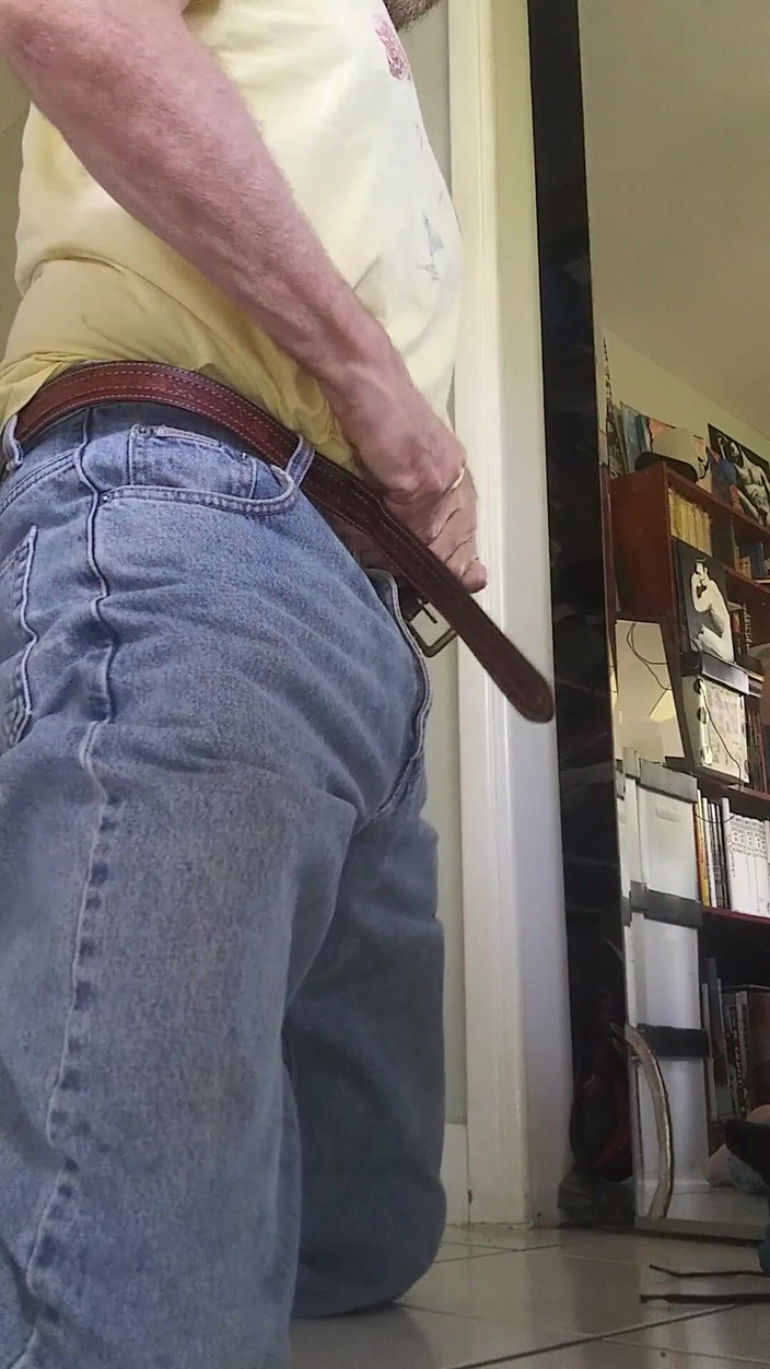 Hairyartist: Io mi ci riduci e ti dominano in un'esistenza