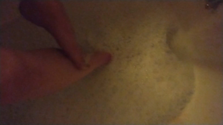 Missy Megz: Fun in the bubbles