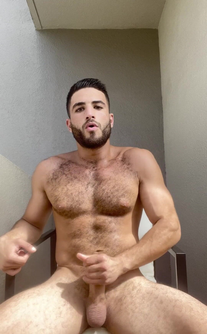 Christian Styles: Aku penasaran kalau ada yang liat lol