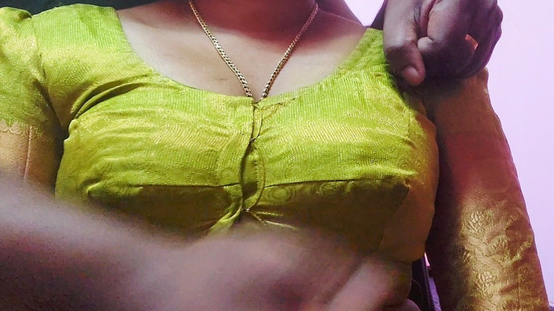 Desi Mohini: Kamuk sutra ateşli yenge zoya sert seks desi.