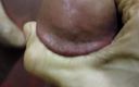 Saad studio: Băiat care se masturbează pentru a face cremă