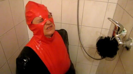 Anna Devot: Straf - koude douche