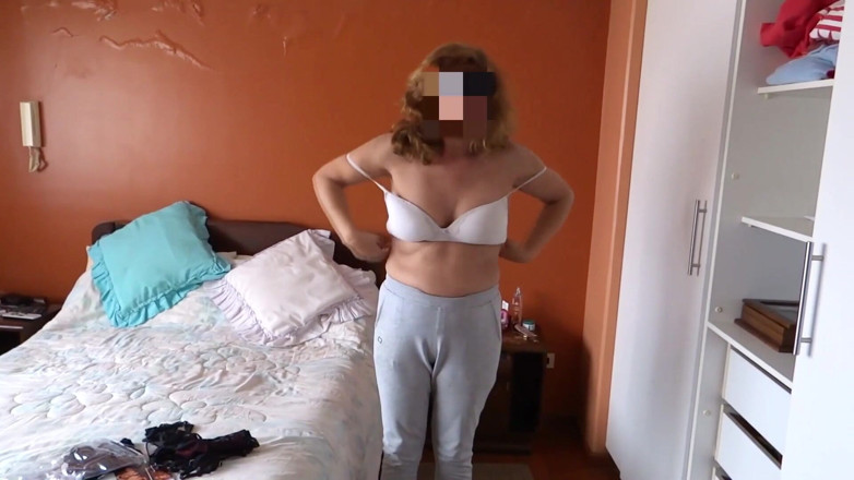 Ardientes69: Stepmother Puts on a Mask so She Won't Be Recognized...