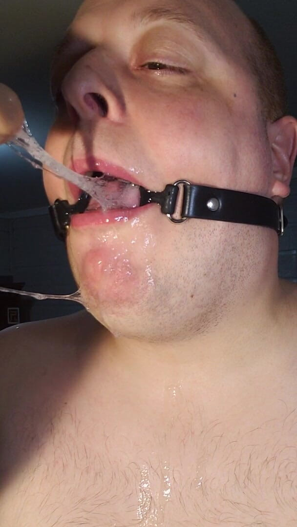 Charlieboy69: Nedbalý deepthroat 7 Palců Gyrating Dildo Whit Mouth Gag