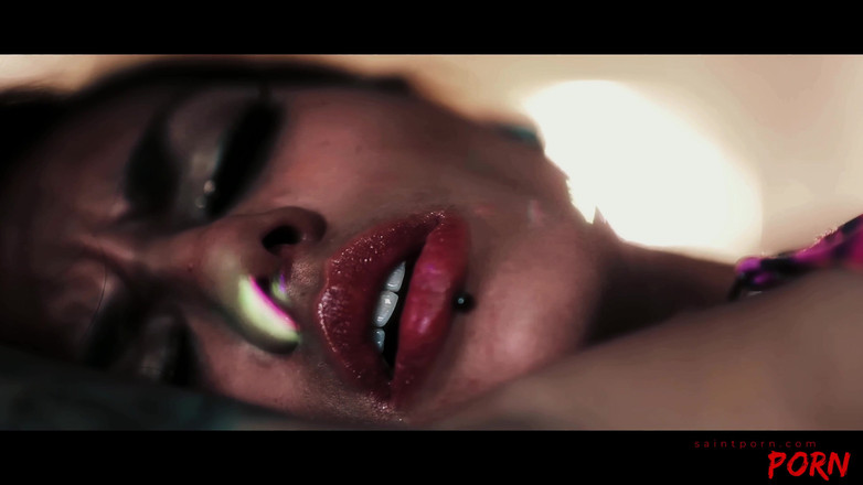 SaintPorn: Bella ilk cinsel keşfini yapıyor ve doruk noktasıyla patlıyor