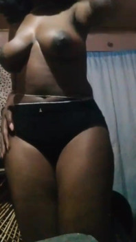 Dildoqueen Masturbating