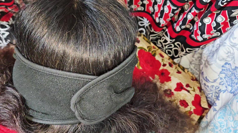 Netu: Czerwona Ubrana Desi Przyrodnia Siostra Przejebane Piesek