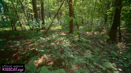 KissCat: Sexy teen-training in einem wald mit lutschen und reitet auf...