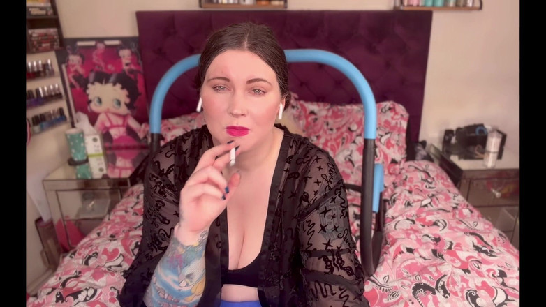 MissFFW: Mlle FFW s’entraîne à devenir une « salope mince et mauvaise »