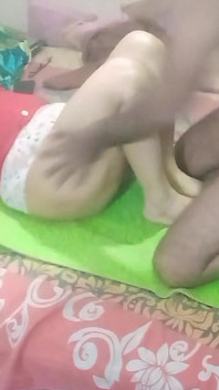 Indianca Bhabhi s-a ales cu un masaj