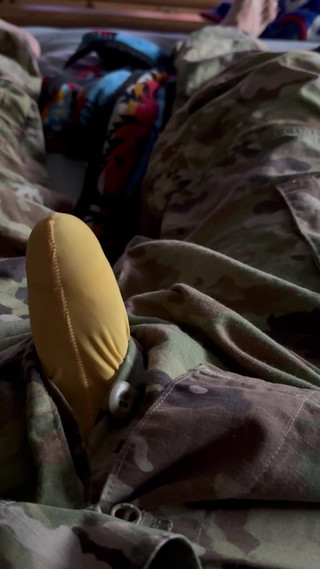 Gay Soldier Stuff: Ordu klibi derlemesi - tanga giyiyor, pt gear, ocps, boşalana kadar...
