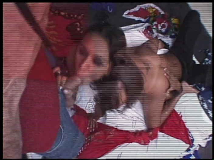 TRANS-ATLANTIC: Trekant med den sexiga brunetten tgirl