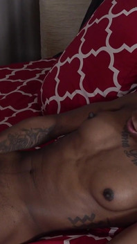Black Tgirls Slim et Petite Newbie Valentine