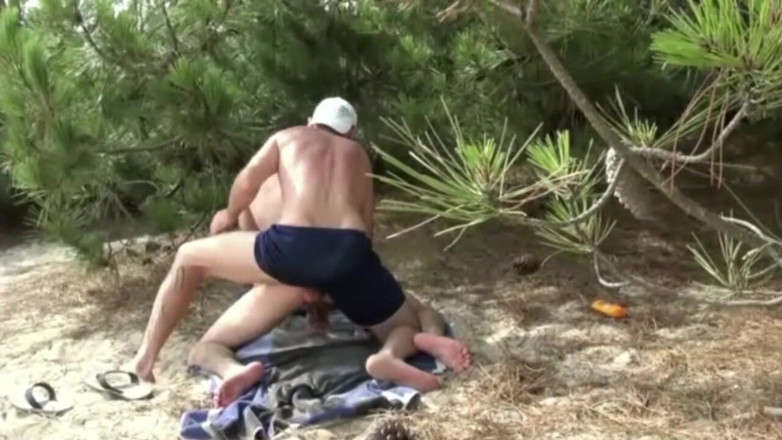 STRAIGHTS BOYS COERCED TO FUCK GAY: Seyx straight boy fucked in th epublic beach exhib