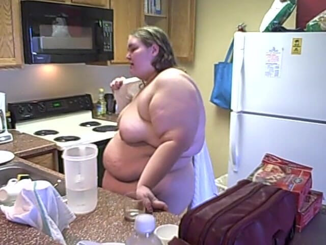 BBW nurse Vicki adventures with friends: Angie ma nago czkawkę