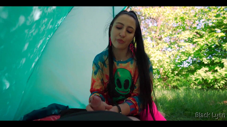 YSP Studio: Sletterige hippie trok me gratis af in haar tent