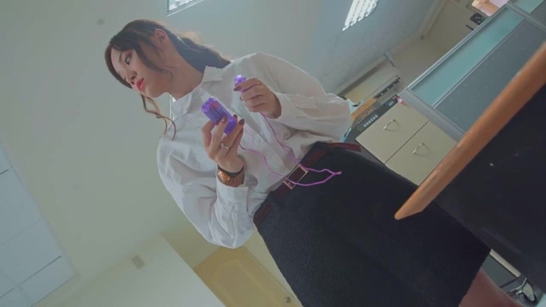 Eros721 official: Joven secretaria caliente follada por su jefe en la oficina