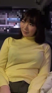 本物のアマチュア美女が買い物中にアビデビュー -パート4