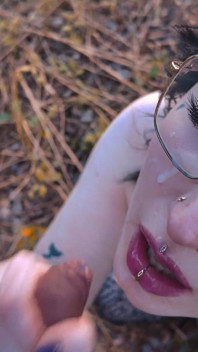Wood Pixie se fait peindre le visage, caméra double, trou du cul exposé