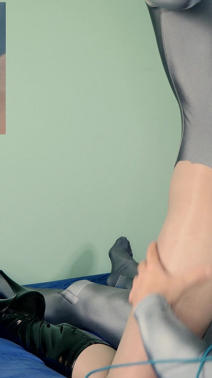 Nylon Xtreme: Elena Clark Zentai Catwomen Masturbation