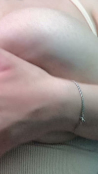 Katty Milk - Quieres Probar Mis Enormes Tetas O Te Pegan