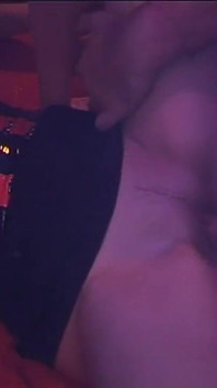 Mogen brud droppar med sperma från BBC gangbang