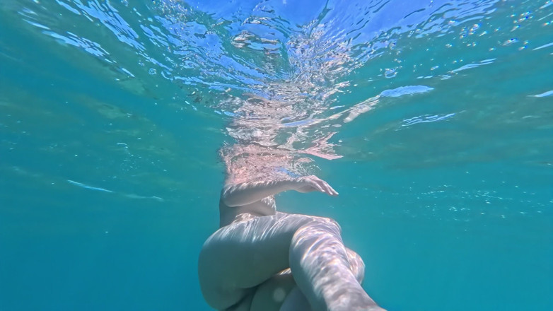 Live Naturist Nudity: Külotsuz etek