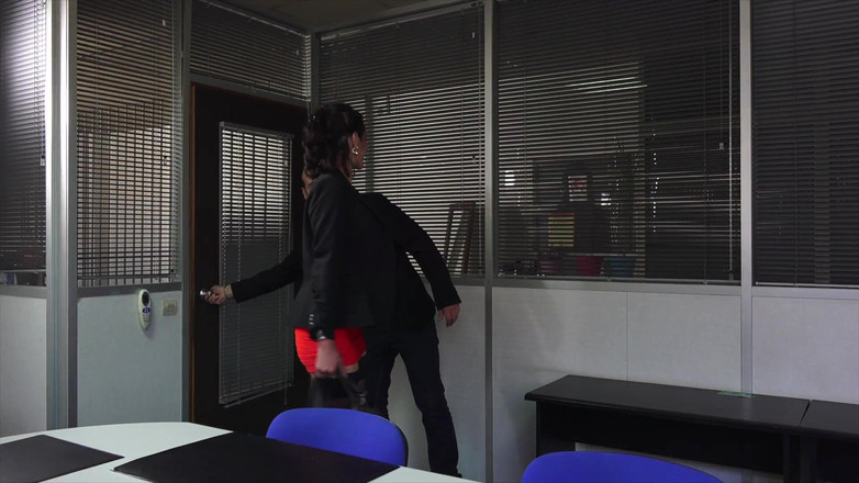 Matureandco: Mature Es Sodomizado En La Oficina Del Jefe