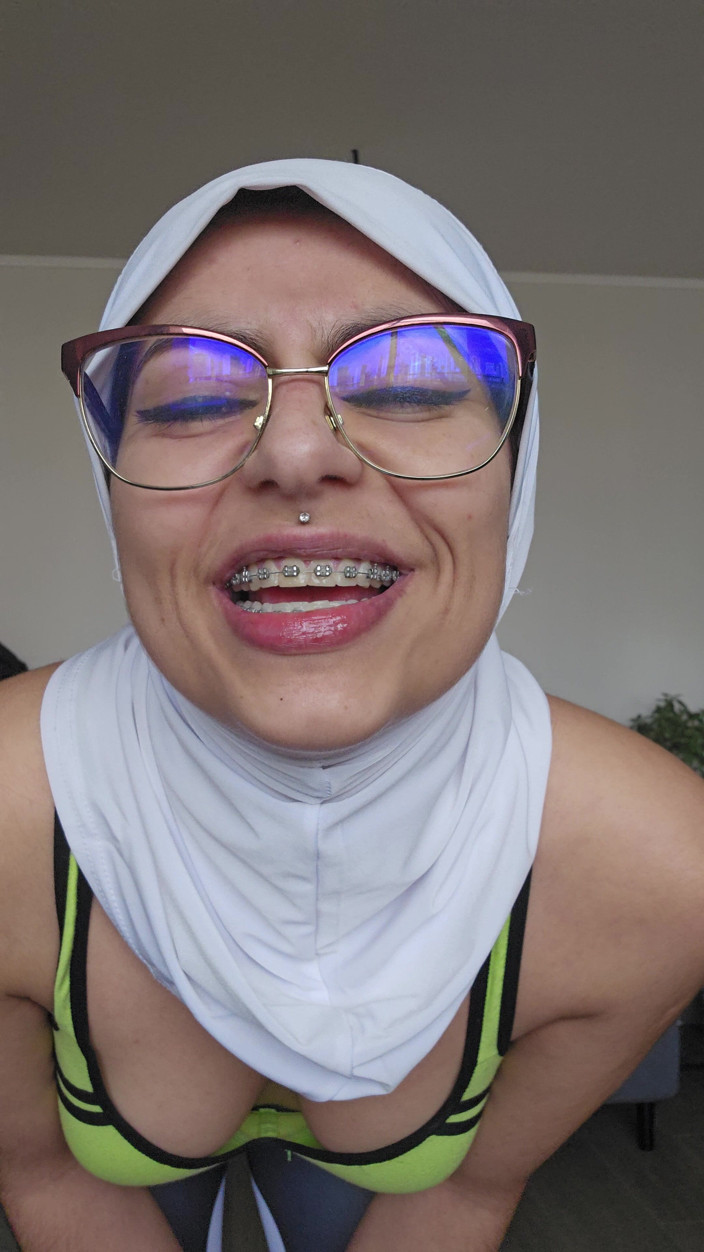 Mia Niqab: Showing You Every Inch of My Body Till You Cum...