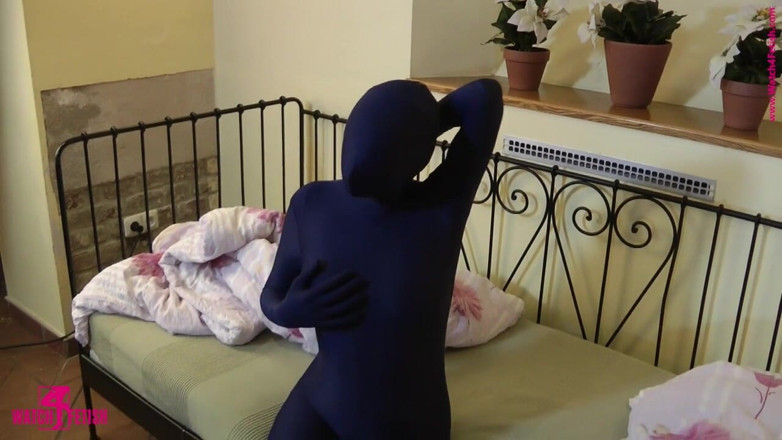 ZentaiDolls: Bianca taytlı kedi kıyafeti içinde mastürbasyon yapıyor