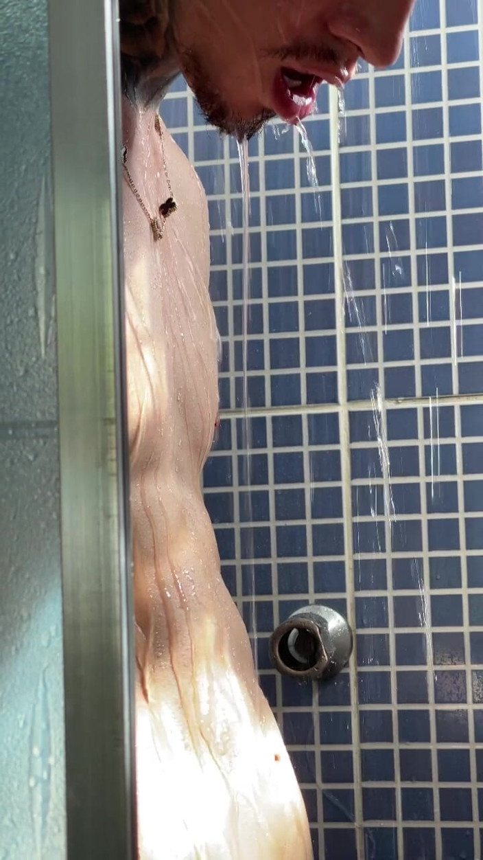 Edumancini: Relaxing in the Shower