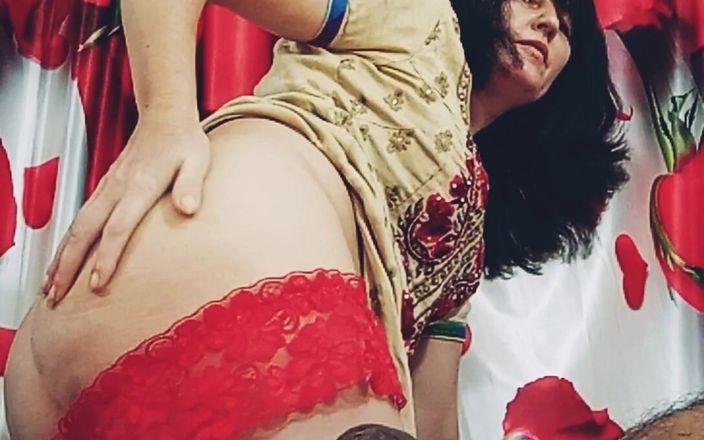 Bolly Karma: Gagică cu forme