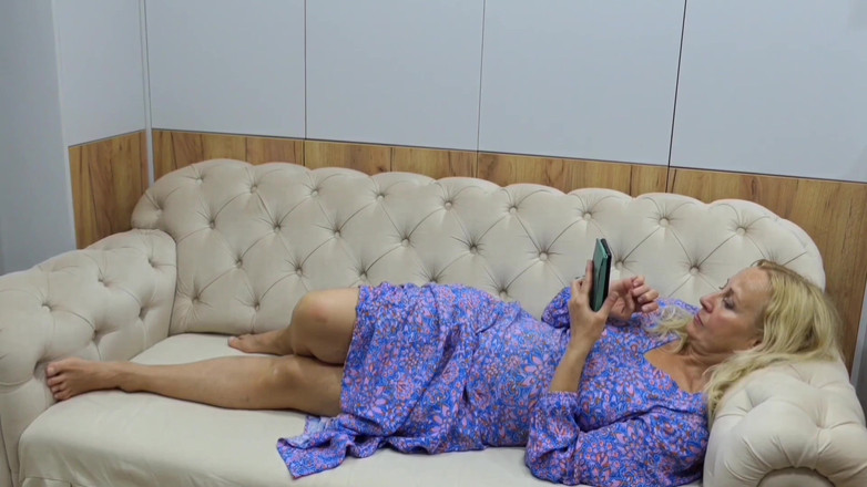 Selena701: Moglie Bionda E Matura Bellissima Che Si Diverte Con Il...