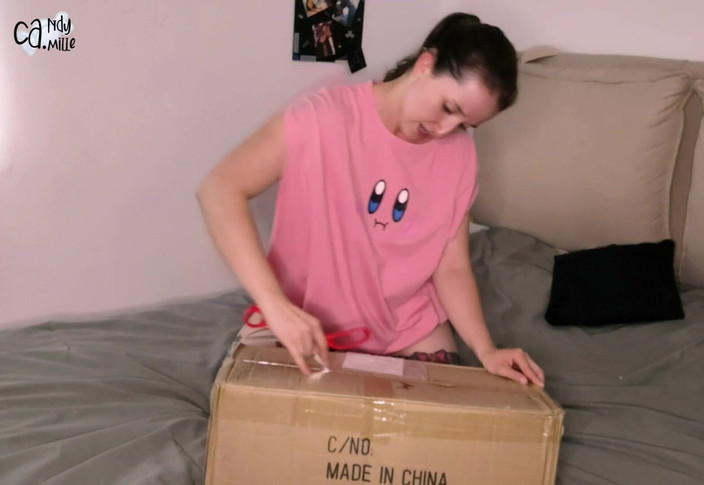 Candy Camille: Rozbalení sexuální panenky Sohimi