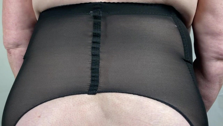 Aunty Sandra vintage girdle queen: Teta Sandra ve velmi sexy opasku