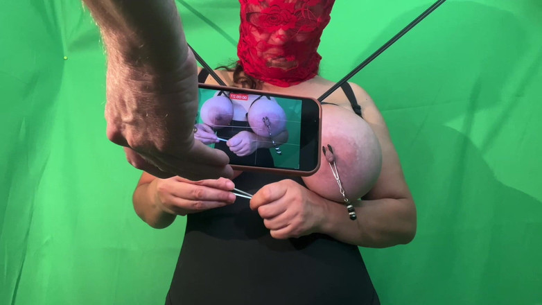 VeeVee Vixen: Riesige titten gemolken und aufgehängt, kamera 2