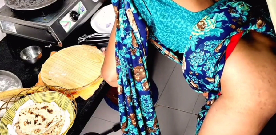 Kavitha_Vintho_: Dì Ấn Độ trong nhà bếp, chồng chúng tôi đã đến làm tình trong...