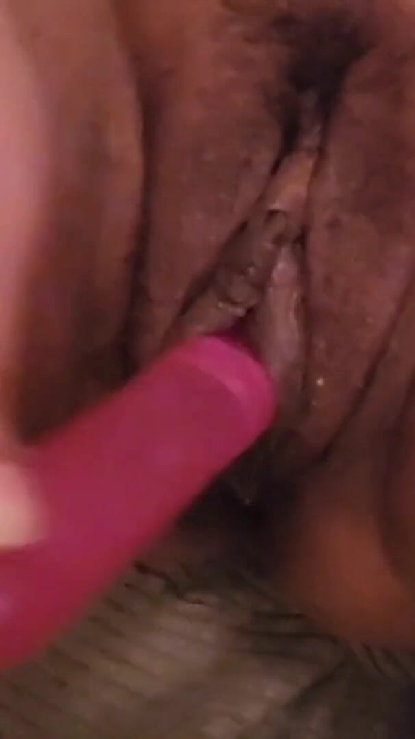 Masturbating and Listening to Loud Porn (Masturbating MILF)