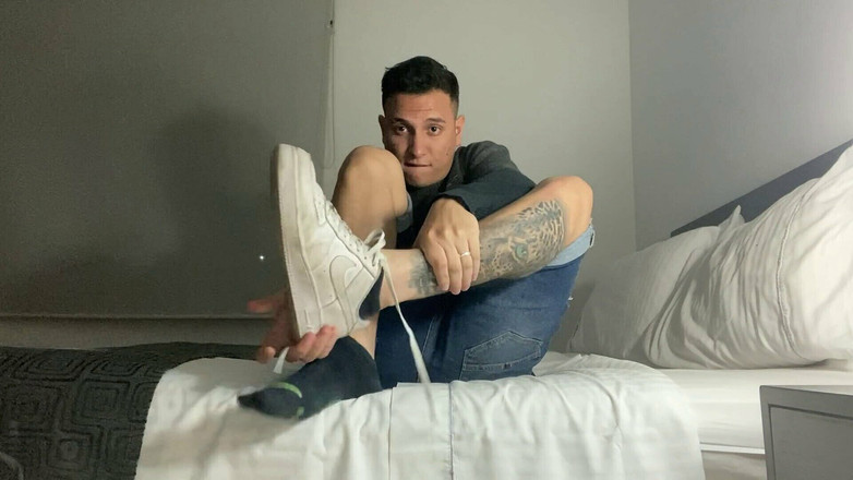 Tomas Styl: Nahý v hotelu v Medellín