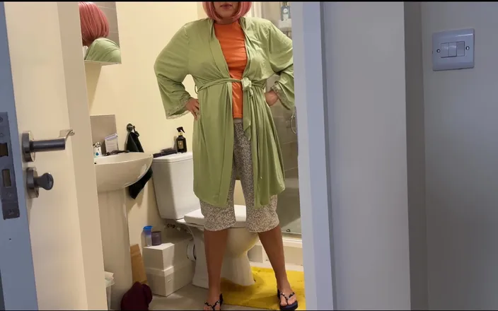 Emma Voyeur: Caught Step Mom Peeing:what Happens Next Will Surprise You