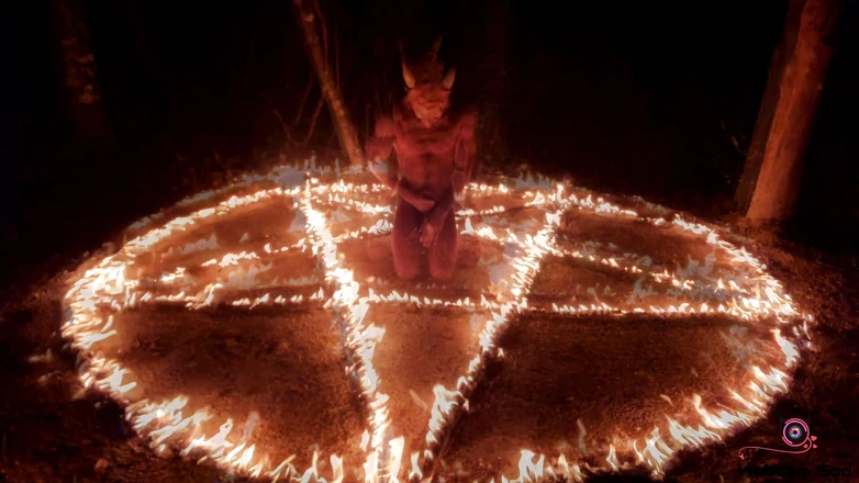 Arthur Eden aka Webcam God: Ring of fire - The ritual (4K)