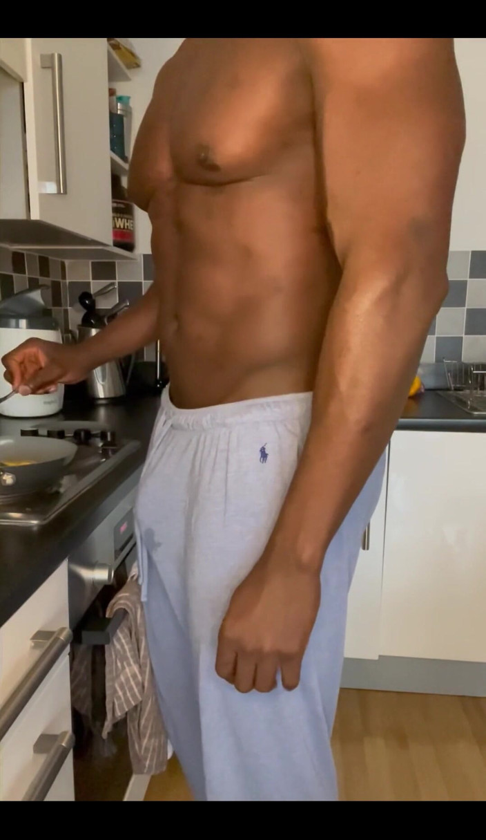 Afro Black XXX: Langkah yang sangat berani mengingat bahwa aku menggoreng! Bagaimana Hari...