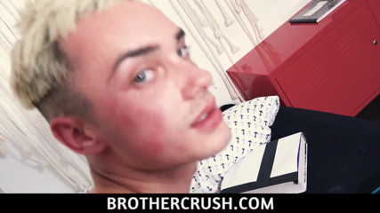 Brother Crush: Abang tiri besar membantu remaja Joe Ex dengan kenali tubuh...
