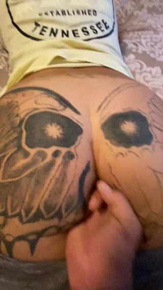 MzKiTTy91: Pawg MILF sacudiendo su culo
